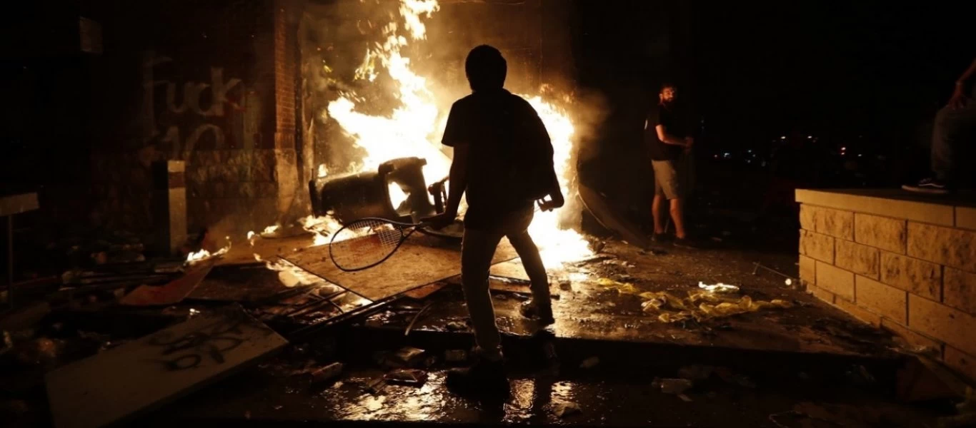 ΗΠΑ: Έτοιμος ο Στρατός για καταστολή της ετερόκλητης εξέγερσης - Σε αδιέξοδο ο Δημοκρατικός κυβερνήτης της Μινεσότα